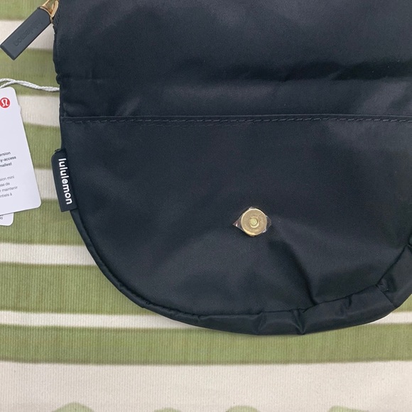lululemon athletica Black Festival Bag-2L - Picture 2 of 5